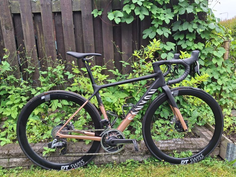 Used Canyon Ultimate CF SLX 9 WMN Disc eTap 2022 2022 Road & Gravel, Black — image 2 of 3