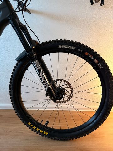 Specialized Stumpjumper EVO LTD 2023 2023 Mountainbike usato, Verde — immagine 7 di 15