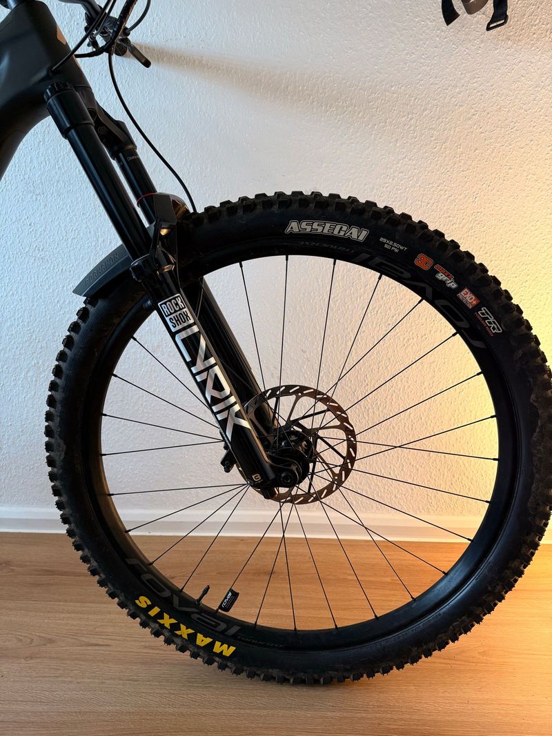 Specialized Stumpjumper EVO LTD 2023 2023 Mountainbike usato, Verde — immagine 7 di 15