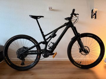 Specialized Stumpjumper EVO LTD 2023 2023 Mountainbike usato, Verde — immagine 1 di 15