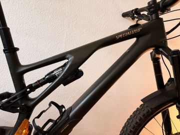 Specialized Stumpjumper EVO LTD 2023 2023 Mountainbike usato, Verde — immagine 5 di 15