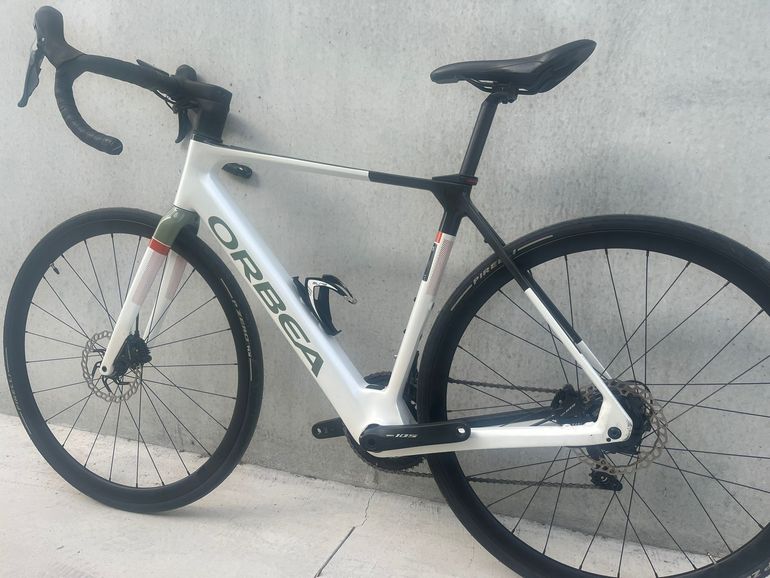 Used Orbea GAIN M30 2023 2023 Road & Gravel, White — image 6 of 9