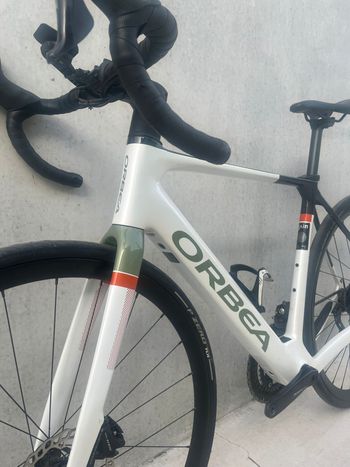 Used Orbea GAIN M30 2023 2023 Road & Gravel, White — image 8 of 9