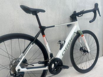 Used Orbea GAIN M30 2023 2023 Road & Gravel, White — image 3 of 9
