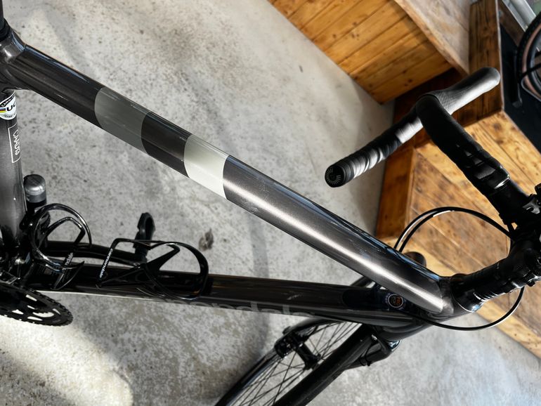 Použité Cannondale CAAD13 Disc 105 2023 2023 Road & Gravel — obrázek 7 z 14