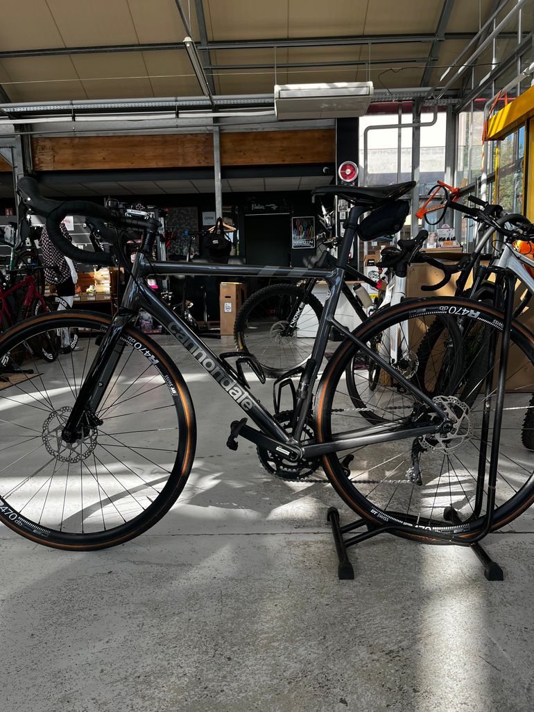 Použité Cannondale CAAD13 Disc 105 2023 2023 Road & Gravel — obrázek 5 z 14