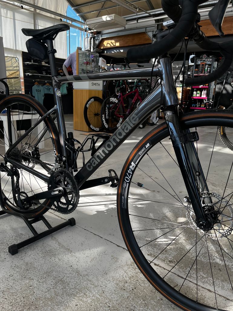 Použité Cannondale CAAD13 Disc 105 2023 2023 Road & Gravel — obrázek 11 z 14