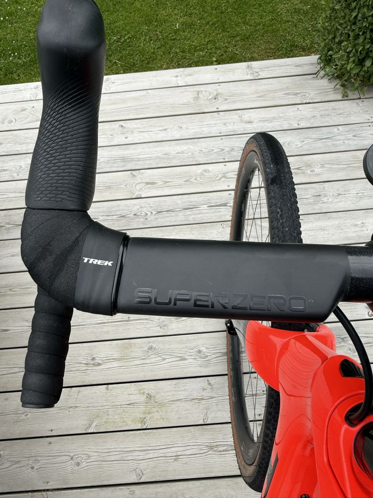Used Trek Checkpoint SLR 7 AXS 2023 2023 Road & Gravel, Red — image 7 of 8