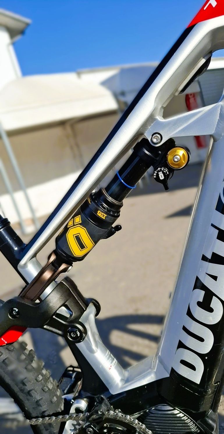 Použité Thok TK 01 RR DUCATI CORSE 2022 2023 Mountainbike — obrázek 6 z 8