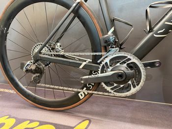 Used Canyon Aeroad CFR AXS 2024 2024 Road & Gravel, Black — image 2 of 3