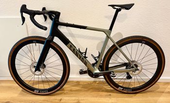 Brugt Canyon Grail CF SLX 8 Di2 2024 2024 Road & Gravel — billede 2 af 24