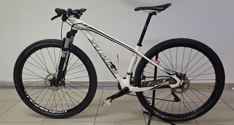 Used Specialized Stumpjumper Shimano Comp XT 2018 Mountainbike, White — image 3 of 6