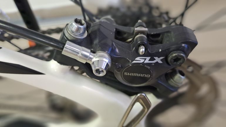 Used Specialized Stumpjumper Shimano Comp XT 2018 Mountainbike, White — image 6 of 6