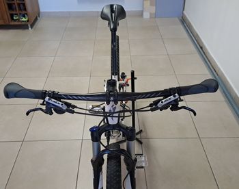 Used Specialized Stumpjumper Shimano Comp XT 2018 Mountainbike, White — image 2 of 6