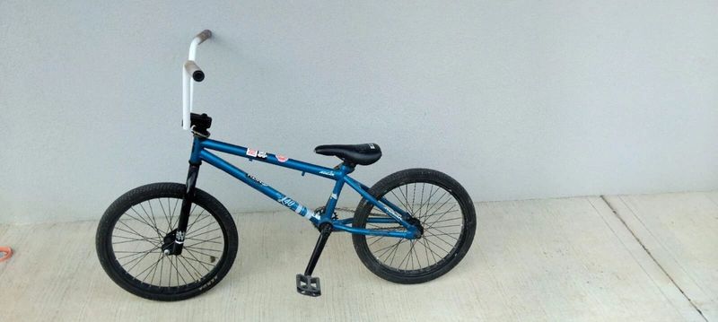 Used Mongoose Bmx 2017 Urban, Blue — image 1 of 5