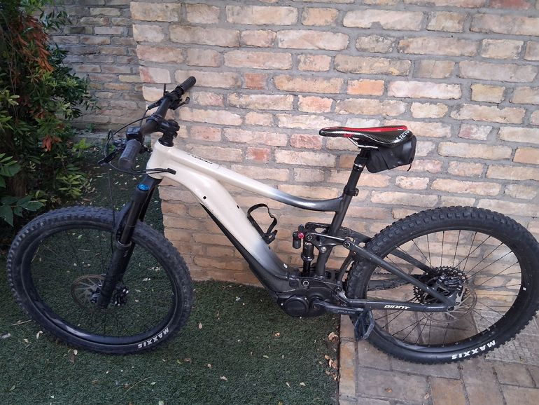 Used Giant Reign E+ 2, 2022 2022 Mountainbike, White, 29 — image 1 of 5