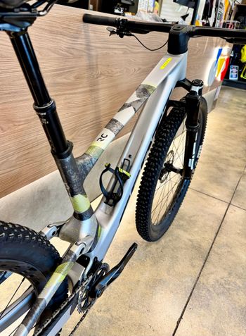 Brugt Scott Spark RC World Cup 2025 2025 Mountainbike — billede 12 af 12