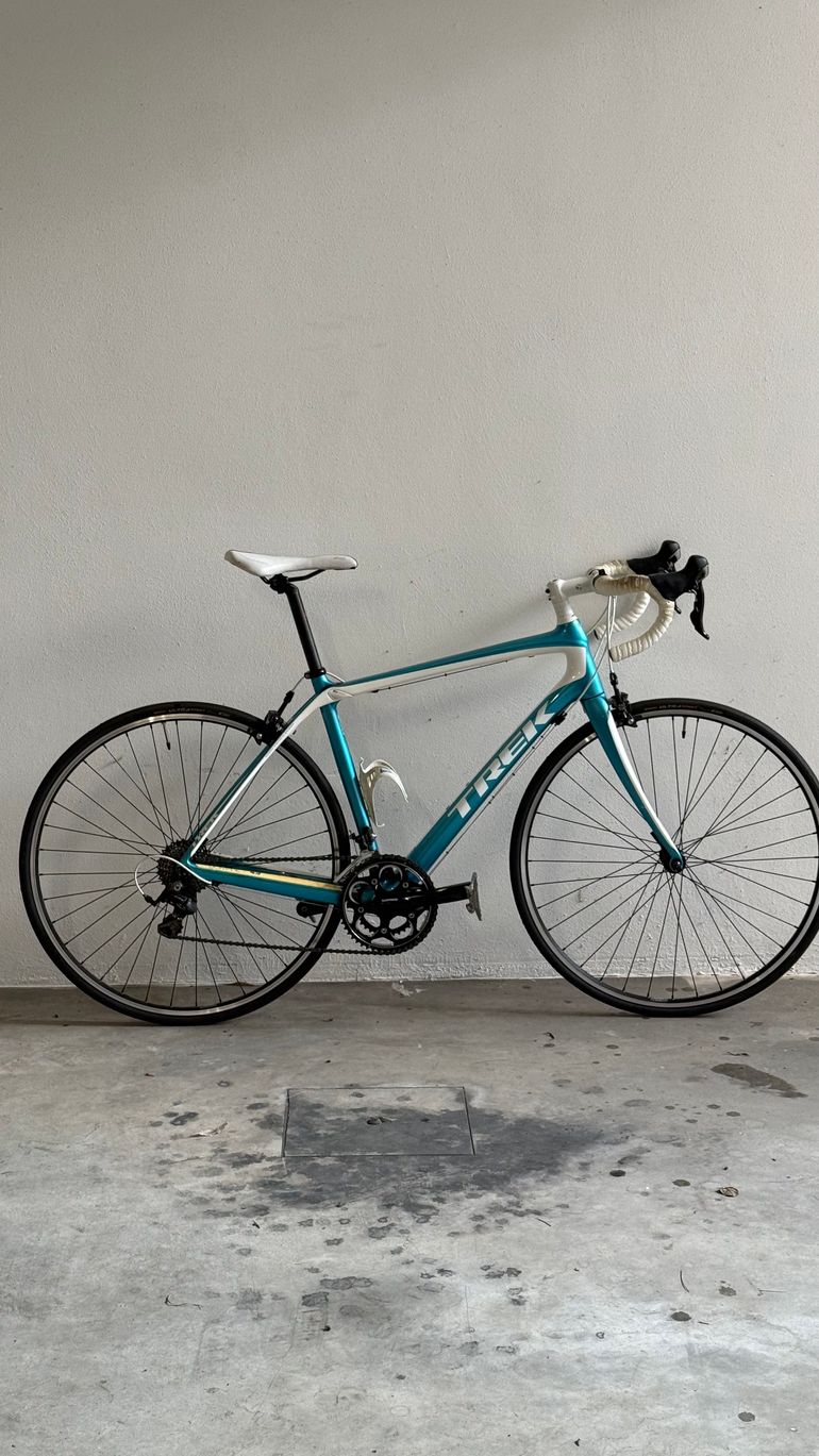 Gebrauchtes Trek Domane 4.3 Compact Racing Road Bike 2014 Road & Gravel, Blau — Bild 1 von 5