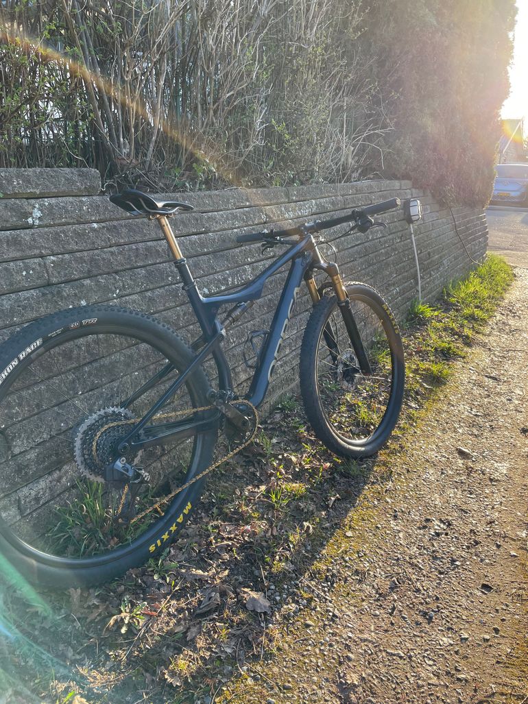 Used Orbea OIZ M LTD 2022 2022 Mountainbike, Blue, 29 — image 2 of 9