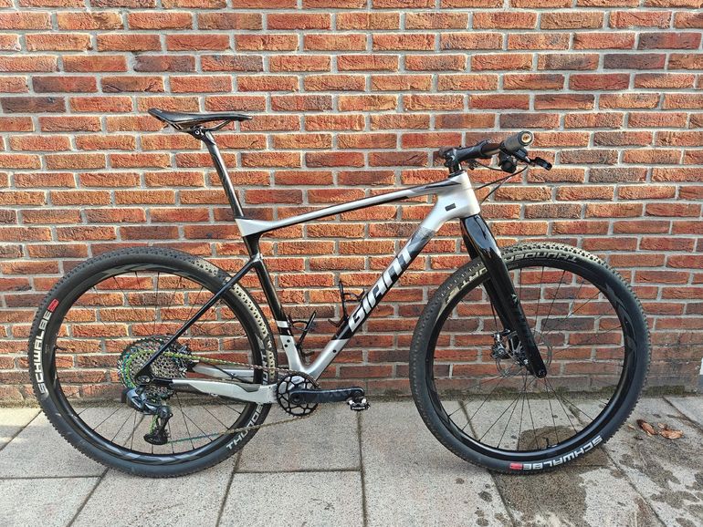 Used Giant XTC Advanced 29 1 2019 2019 Mountainbike, Light Gray — image 1 of 14