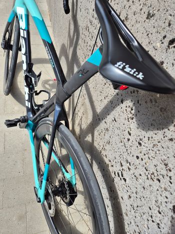 Used Bianchi Oltre Shimano Ultegra Di2 2023 Road & Gravel, Green — image 4 of 9