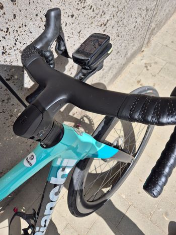 Used Bianchi Oltre Shimano Ultegra Di2 2023 Road & Gravel, Green — image 3 of 9