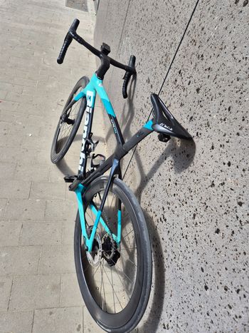 Used Bianchi Oltre Shimano Ultegra Di2 2023 Road & Gravel, Green — image 7 of 9