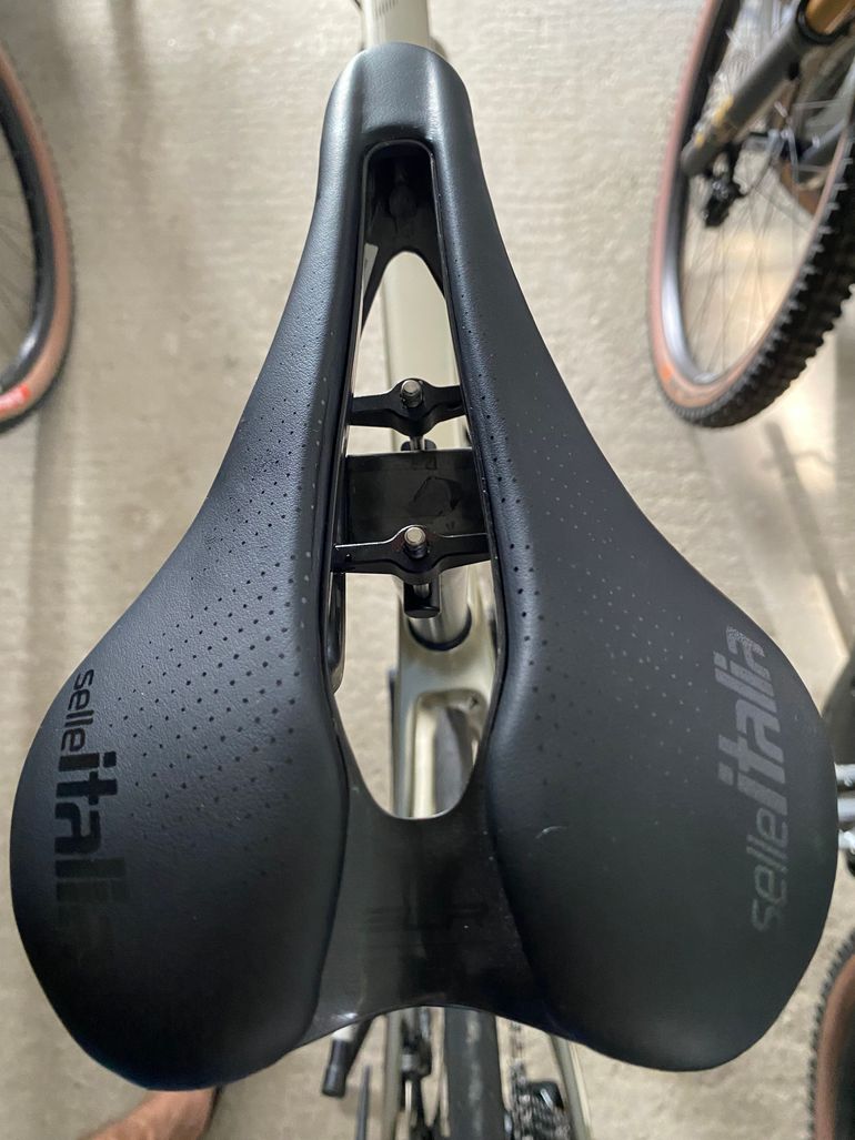 Used Orbea ORCA M21eLTD 2021 2021 Road & Gravel, Light Gray — image 9 of 10