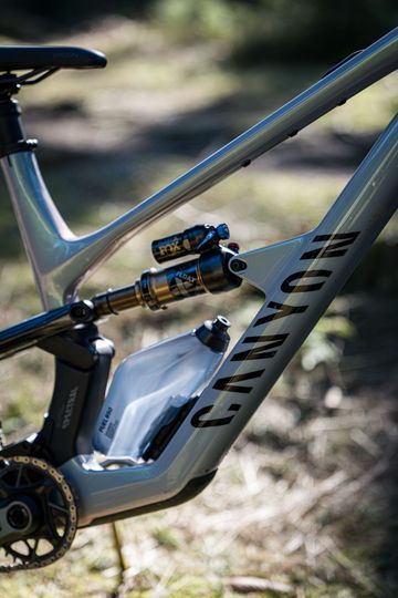 Gebrauchtes Canyon Spectral CF 9 2025 2025 Mountainbike, Hellgrau, 29, 27.5 — Bild 3 von 6