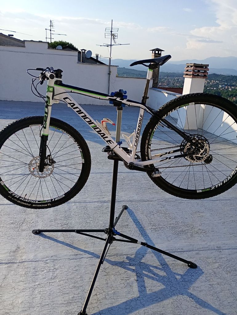 Used Cannondale Flash SRAM NX Eagle 2015 Mountainbike, White — image 2 of 3
