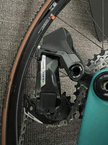 Used Bianchi Impulso RC Force AXS disc 2024 2024 Road & Gravel, Green — image 5 of 7