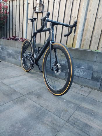 Sensa Giulia Supremo Shiny Dark Brush Ultegra Di2 2x12 2024 2024 Road & Gravel usato, Nero — immagine 3 di 12
