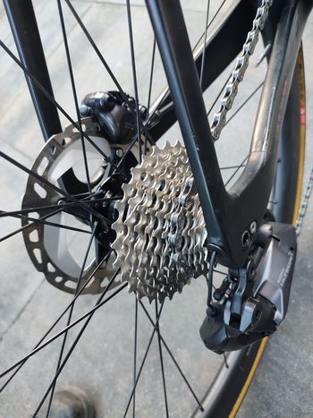 Sensa Giulia Supremo Shiny Dark Brush Ultegra Di2 2x12 2024 2024 Road & Gravel usato, Nero — immagine 7 di 12