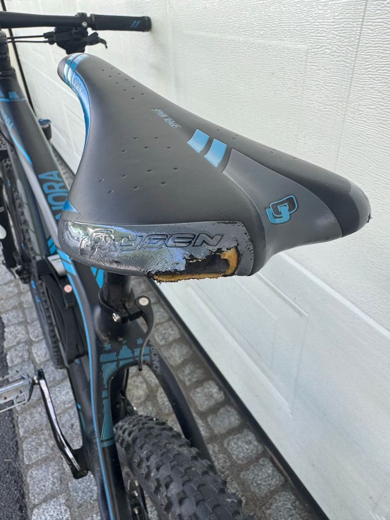 Used Stevens Sonora Shimano Deore XT 2015 Mountainbike, Black — image 11 of 14