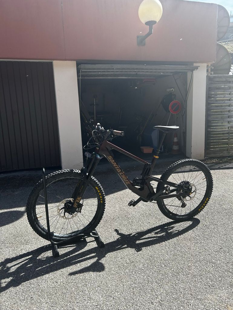 Gebrauchtes Santa Cruz Nomad XT / Carbon C / 27.5 2021 2021 Mountainbike, Rot, 27.5 — Bild 1 von 8