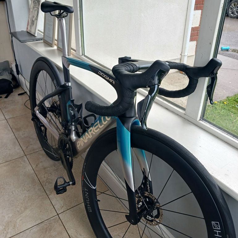 Used Pinarello DOGMA F DURA ACE Di2 Disc 2024 2024 Road & Gravel, Green — image 6 of 22