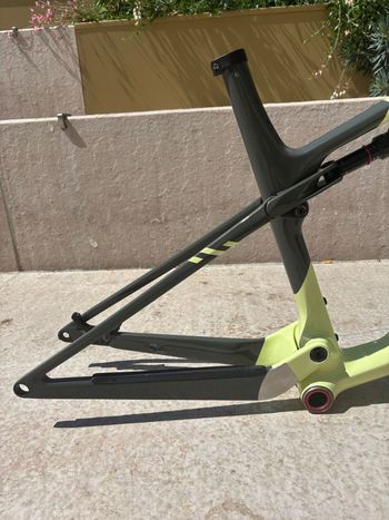 Použité Canyon Lux World Cup Frameset 2025 Mountainbike — obrázek 3 z 5