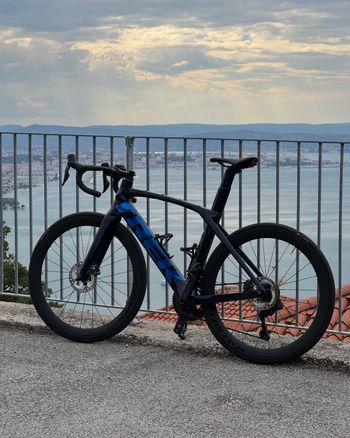 Used Trek Madone SL 7 2023 2023 Road & Gravel