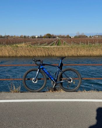 Used Trek Madone SL 7 2023 2023 Road & Gravel, Blue — image 3 of 3