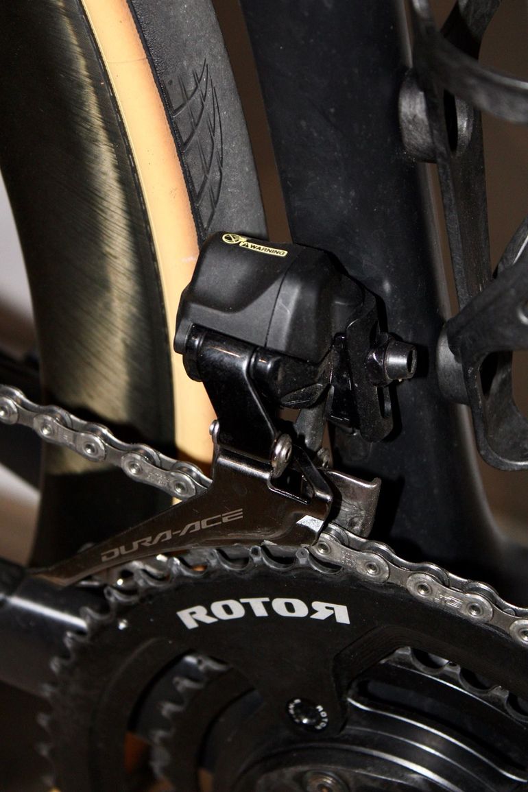 Used Colnago V4Rs Disc Dura-Ace Di2 9200 w/ENVE SES 3.4 Wheels 2024 2024 Road & Gravel, Black — image 15 of 15