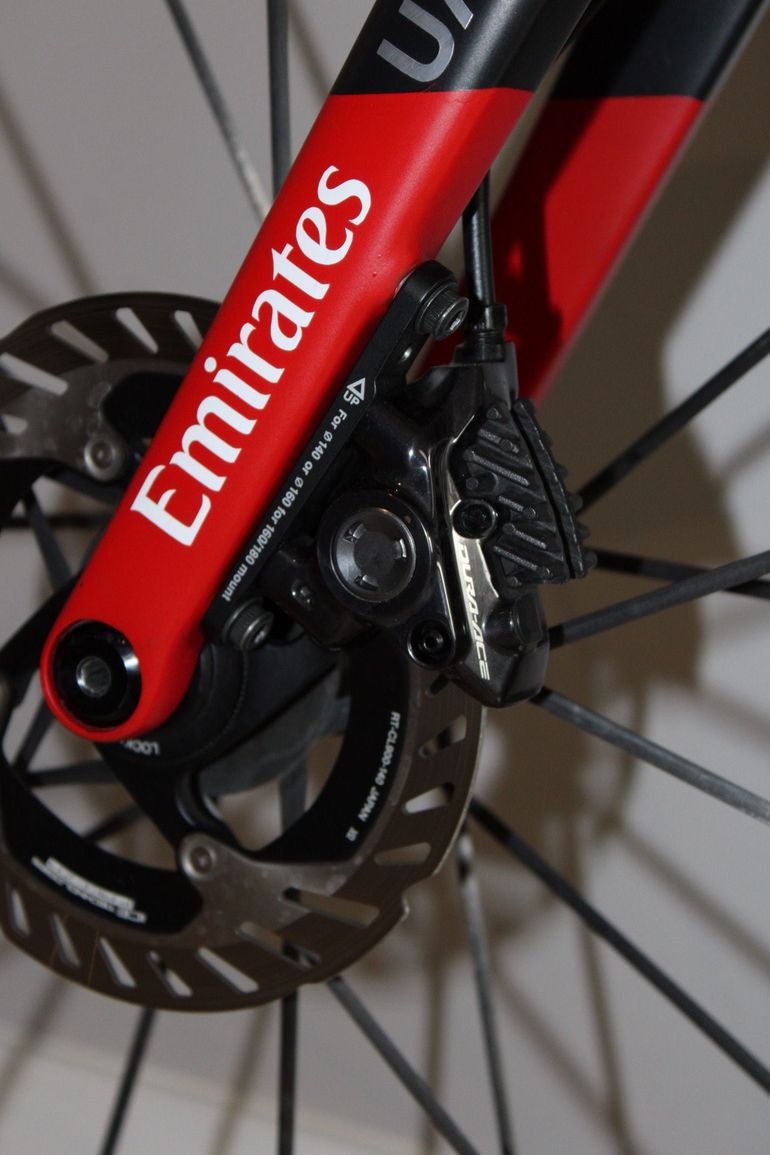 Used Colnago V4Rs Disc Dura-Ace Di2 9200 w/ENVE SES 3.4 Wheels 2024 2024 Road & Gravel, Black — image 4 of 15