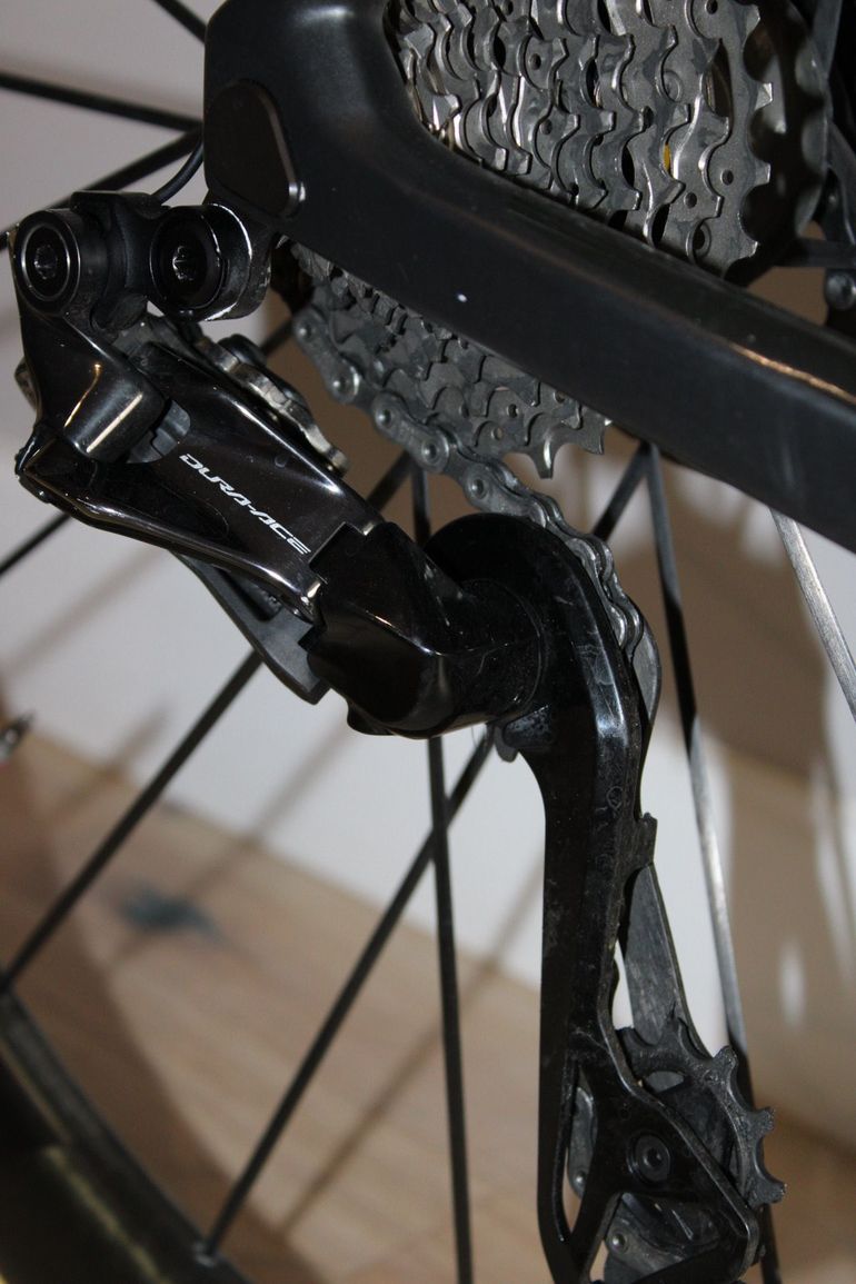 Used Colnago V4Rs Disc Dura-Ace Di2 9200 w/ENVE SES 3.4 Wheels 2024 2024 Road & Gravel, Black — image 9 of 15