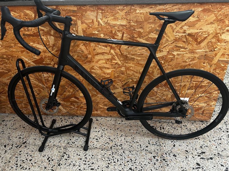 Canyon Endurace CF 7 Di2 2024 2024 Road & Gravel usato, Nero — immagine 7 di 14