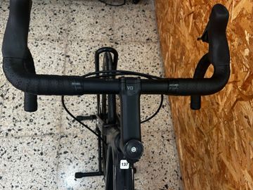 Canyon Endurace CF 7 Di2 2024 2024 Road & Gravel usato, Nero — immagine 11 di 14