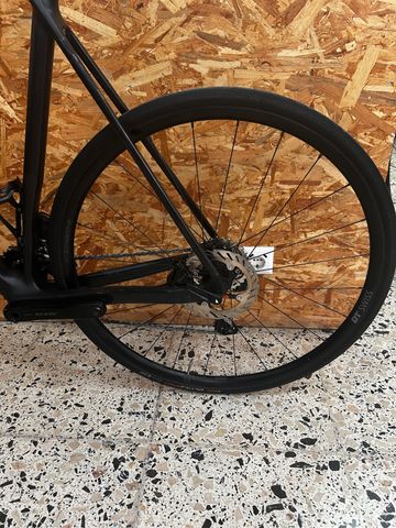 Canyon Endurace CF 7 Di2 2024 2024 Road & Gravel usato, Nero — immagine 9 di 14