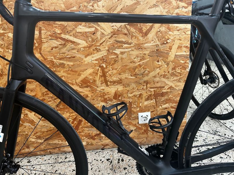 Canyon Endurace CF 7 Di2 2024 2024 Road & Gravel usato, Nero — immagine 12 di 14