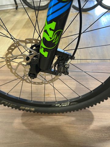 Giant Anthem SX 27.5 2016 2016 Mountainbike usato, Verde — immagine 9 di 11