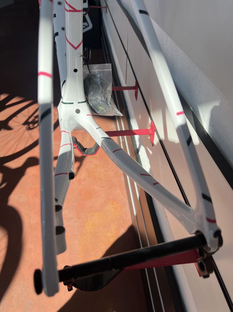 Used Cannondale SuperSix EVO Hi-Mod Frameset 2022 Road & Gravel, White — image 13 of 14