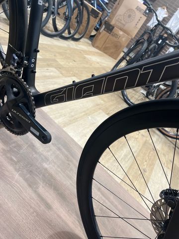 Tweedehands Giant Defy, Advanced Pro 2 2021 2021 Road & Gravel — afbeelding 2 van 9