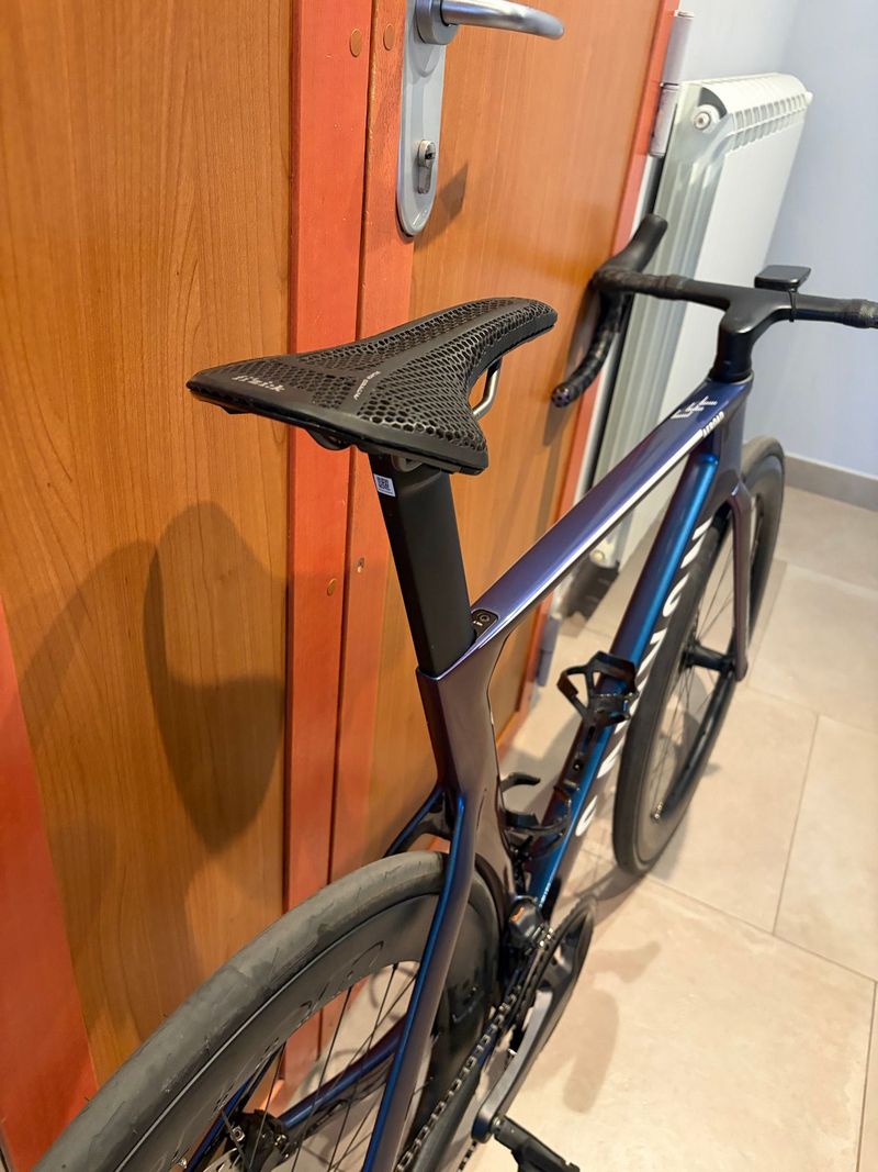 Used Canyon Aeroad CFR Di2 2025 2025 Road & Gravel, Purple — image 4 of 9